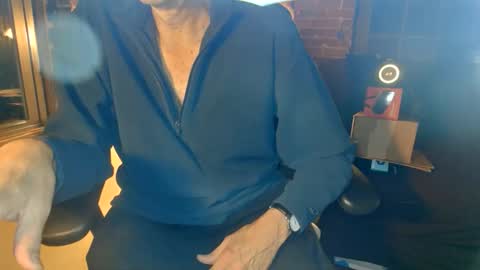 Snapshot of nfgwholoves2cum chatting on January 2026 11:31:01 PM NFG Nice Friendly Guy Dick online show from January 2026 11:31:01 PM