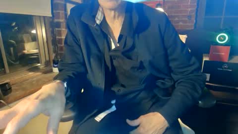 Snapshot of nfgwholoves2cum chatting on January 2026 03:33:01 AM NFG Nice Friendly Guy Dick online show from January 2026 03:33:01 AM