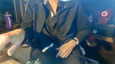 Snapshot of nfgwholoves2cum chatting on January 2026 02:15:01 AM NFG Nice Friendly Guy Dick online show from January 2026 02:15:01 AM