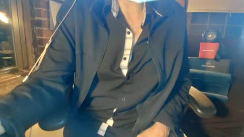 Snapshot of nfgwholoves2cum chatting on January 2026 01:54:02 AM NFG Nice Friendly Guy Dick online show from January 2026 01:54:02 AM