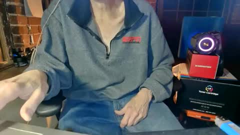 Snapshot of nfgwholoves2cum chatting on February 2026 02:48:01 AM NFG Nice Friendly Guy Dick online show from February 2026 02:48:01 AM