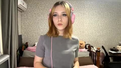 Snapshot of ngocjanus chatting on November 2025 11:13:02 AM Eva Arts online show from November 2025 11:13:02 AM