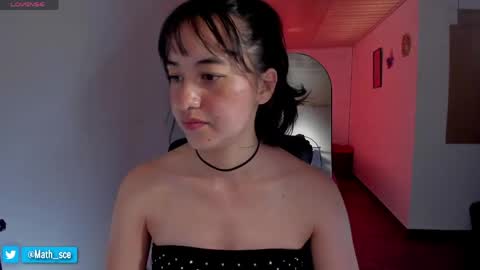 Nia online show from April 2026 08:28:02 PM