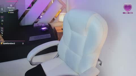 Nia online show from March 2026 04:27:01 AM