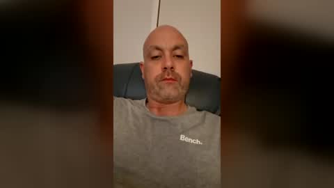 Snapshot of niallob chatting on August 2026 12:53:02 AM niallob online show from August 2026 12:53:02 AM