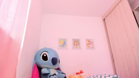  Nia  online show from April 2026 04:04:01 PM