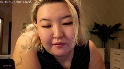 Kim online show from November 2025 01:22:01 PM