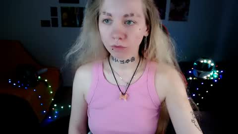 nica_kawaii online show from April 2026 01:45:02 PM