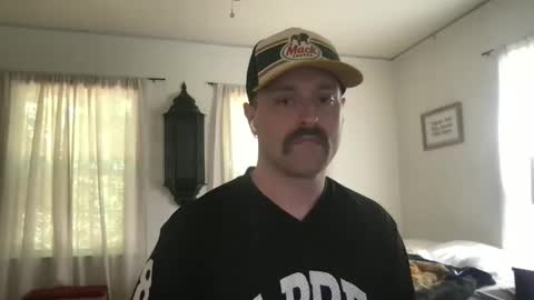 Snapshot of nicebuttniceguy chatting on April 2026 06:38:01 PM NiceButtNiceGuy online show from April 2026 06:38:01 PM