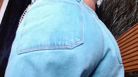 Snapshot of nicecherry_ chatting on March 2025 10:54:01 PM Michell online show from March 2025 10:54:01 PM