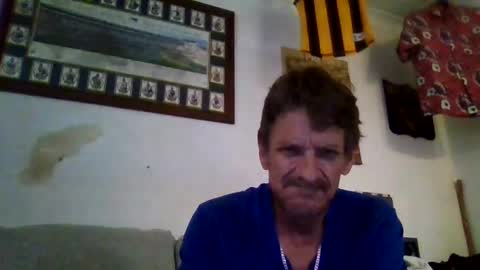 Snapshot of niceozziecockxxx chatting on November 2025 02:43:01 AM Sexiishaine online show from November 2025 02:43:01 AM