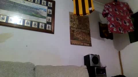 Snapshot of niceozziecockxxx chatting on November 2025 02:54:01 AM Sexiishaine online show from November 2025 02:54:01 AM