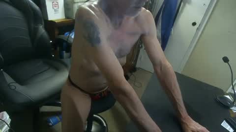 Snapshot of nicethickbulge chatting on June 2026 03:53:01 AM NiceThickBulge online show from June 2026 03:53:01 AM