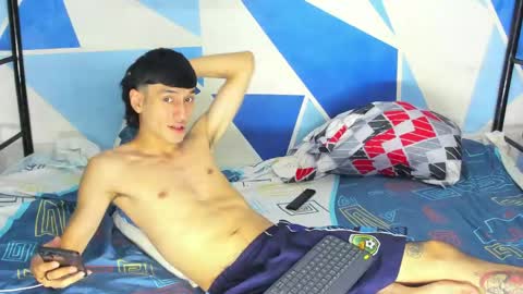 Snapshot of nick_damon chatting on May 2026 05:04:01 AM Nick online show from May 2026 05:04:01 AM