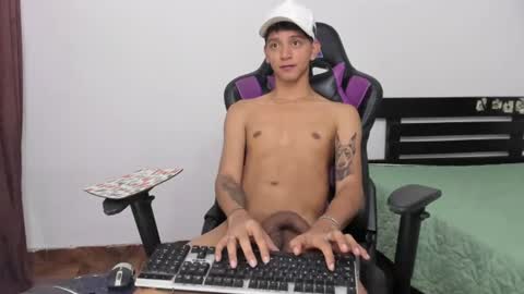 Snapshot of nick_greey chatting on June 2026 12:19:02 AM Frank online show from June 2026 12:19:02 AM