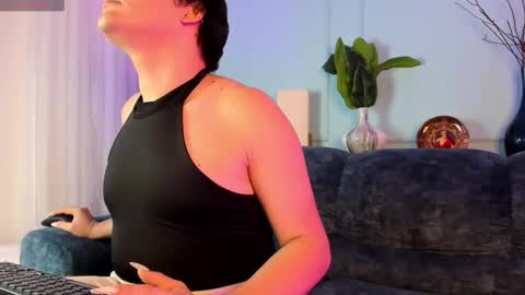 Snapshot of nicki_ripperton chatting on January 2026 12:07:02 PM nicki_ripperton online show from January 2026 12:07:02 PM