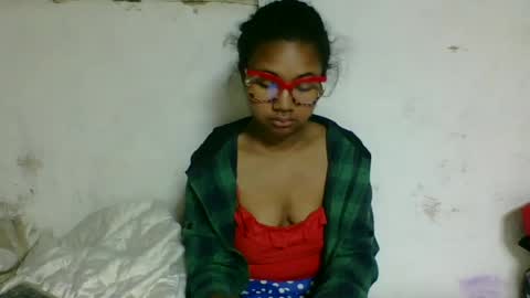 nickiqqyuu online show from July 2026 12:08:02 AM