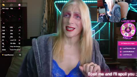 Snapshot of nicktu52 chatting on December 2024 01:23:01 AM nicktuuk online show from December 2024 01:23:01 AM