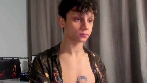 Snapshot of nicky_neal chatting on December 2024 02:44:02 AM Nicky Neal online show from December 2024 02:44:02 AM