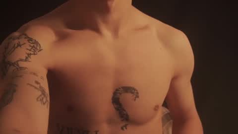 Snapshot of nicky_neal chatting on February 2025 10:32:01 PM Nicky Neal online show from February 2025 10:32:01 PM