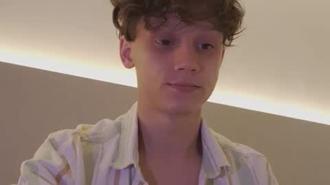 Snapshot of nicky_neal chatting on October 2025 12:47:01 AM Nicky Neal online show from October 2025 12:47:01 AM