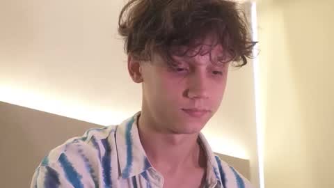 Snapshot of nicky_neal chatting on October 2025 02:52:01 AM Nicky Neal online show from October 2025 02:52:01 AM