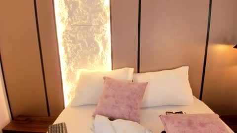 Nicky  online show from November 2025 03:28:02 AM