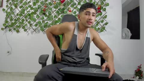 nicky online show from December 2024 07:39:02 PM