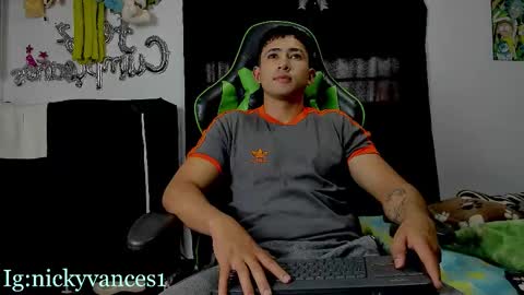 nicky online show from December 2025 09:00:01 PM