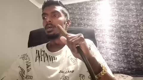 Snapshot of nickyle63 chatting on December 2024 08:04:01 PM james online show from December 2024 08:04:01 PM