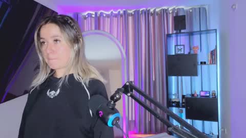 Nicky online show from May 2026 08:29:01 PM