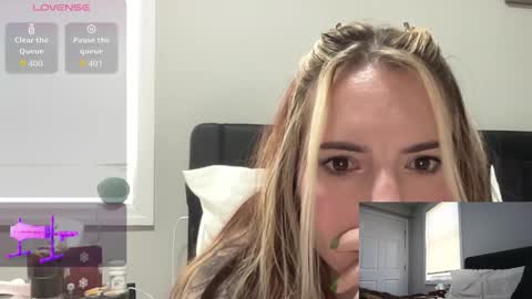 Snapshot of nicnaxx chatting on February 2026 03:04:01 PM nicnaxx online show from February 2026 03:04:01 PM