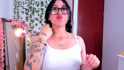 Snapshot of nico_lette_ chatting on September 2025 12:05:01 AM Nico online show from September 2025 12:05:01 AM