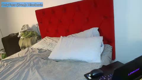 Snapshot of nicodavis chatting on May 2026 04:07:02 AM nicodavis online show from May 2026 04:07:02 AM