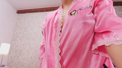 Snapshot of nicol_ferrer chatting on December 2024 07:17:02 PM Nicol online show from December 2024 07:17:02 PM