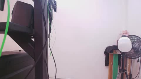 Snapshot of nicol_ferrer chatting on December 2024 07:21:01 PM Nicol online show from December 2024 07:21:01 PM