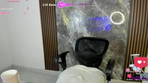 Nicol sanchez online show from October 2025 11:00:02 PM