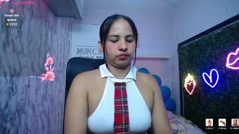 nicol_ross19 online show from May 2026 07:09:02 PM