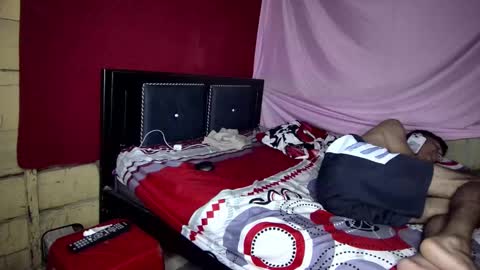 nicolas4410 online show from November 2025 04:00:01 AM