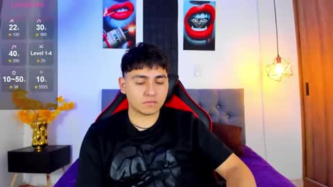 nicolas_james_sc online show from November 2025 01:55:02 PM