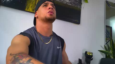 Snapshot of nicolas_veiny chatting on December 2025 10:17:02 PM Nicolas online show from December 2025 10:17:02 PM