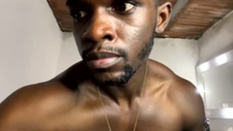 Nicolas online show from November 2025 02:41:02 PM