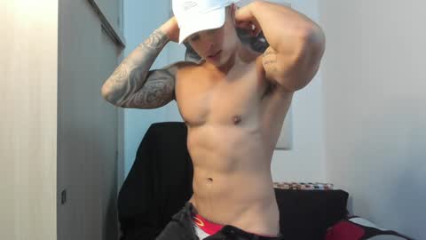 Snapshot of nicolasmuscle chatting on December 2024 03:53:02 AM Andres online show from December 2024 03:53:02 AM