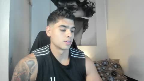 Snapshot of nicolasmuscle chatting on February 2025 10:00:01 PM Andres online show from February 2025 10:00:01 PM