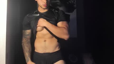 Snapshot of nicolasmuscle chatting on September 2025 10:33:02 PM Andres online show from September 2025 10:33:02 PM