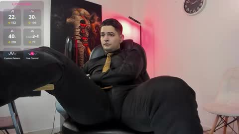 Nicolas Fellener online show from November 2025 04:00:01 AM