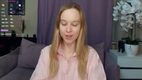 Nicoletta online show from February 2026 06:42:01 PM