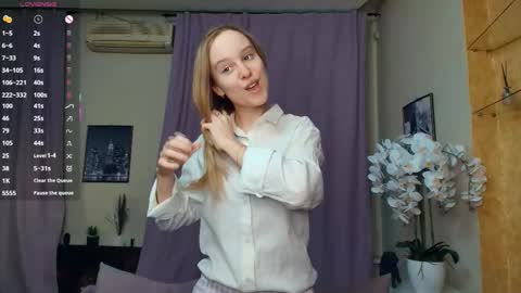 Nicoletta online show from March 2026 06:45:02 PM