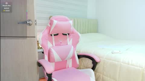 Snapshot of nicolblossom_ chatting on October 2025 04:04:01 PM Nicol online show from October 2025 04:04:01 PM