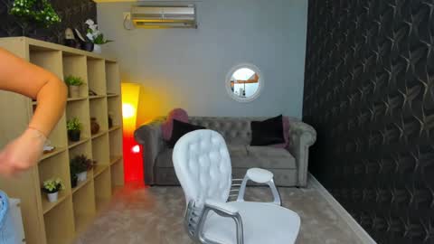 Snapshot of nicole___19 chatting on January 2025 06:20:01 PM Nico online show from January 2025 06:20:01 PM